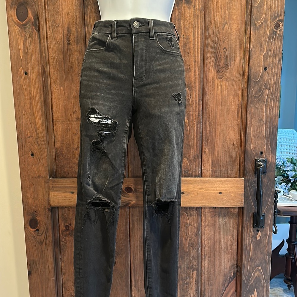 American eagle black distressed dream jean size 00 - womens/juniors